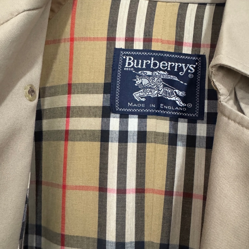 Burberry Vintage Trench - Picture 10 of 16
